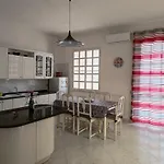 Alemar House Tatil Evi